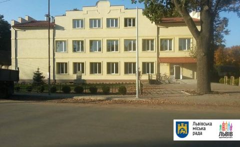 Народний дім в Брюховичах облаштували за 1 млн грн