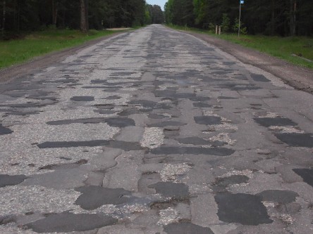 На Львівщині залатали понад 10 квадратних кілометрів ям