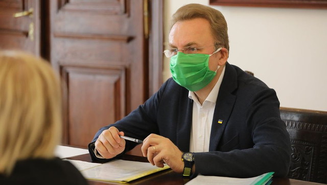 Львівські депутати засудили безвідповідальну сволоту Садового
