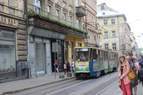 У Львові змінили розклад руху електротранспорту через спеку