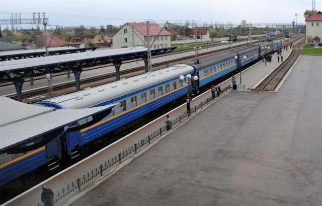 На Миколая до Львова курсуватимуть додаткові поїзди