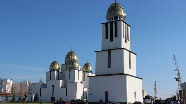 У церквах Львова встановили засоби для дезинфекції рук та налаштували онлайн-трансляції