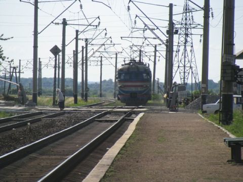 У Львові жінка з моста стрибнула під колеса поїзда