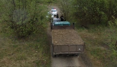 Місцеві мешканці намагалися незаконно вивезти з річки Стрий вантажівку гравію