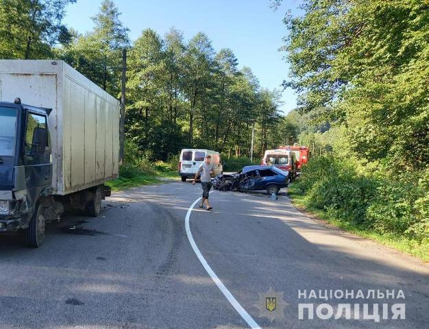 На Жовківщині у ДТП з вантажівкою постраждав водій легковика