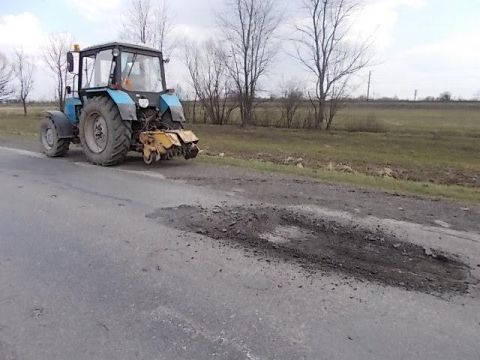 На Львівщині ремонтують дорогу Львів-Ужгород