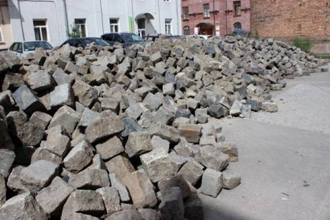 Львів'янин накрав бруківки на 7500 гривень