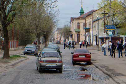 Для мешканців колишніх відомчих будинків комунальні підприємства Львова встановили тарифи на послуги