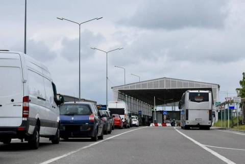 На кордоні з Польщею – черги з 270 авто