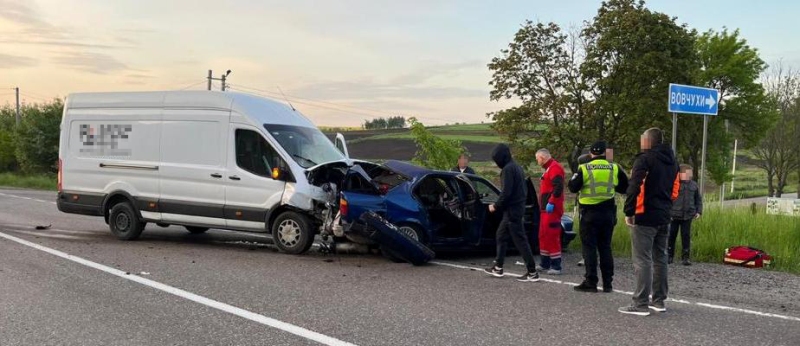 На Львівщині у ДТП з мікроавтобусом постраждали двоє людей