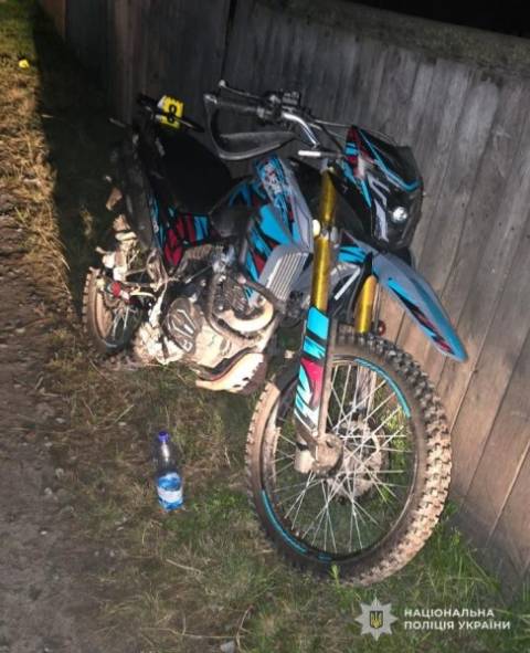 У Шептицькому районі п'яний мотоцикліст в’їхав у електроопору: є постраждалий