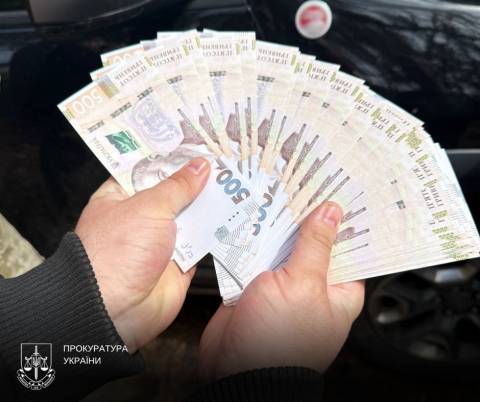 Посадовця однієї з військових частин Львівщини викрили на хабарі від підприємця