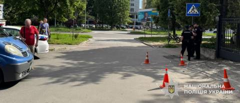 У Львові водій мікроавтобуса збив велосипедиста