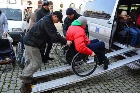 Порошенко нагородив львівських помічників людей з інвалідністю