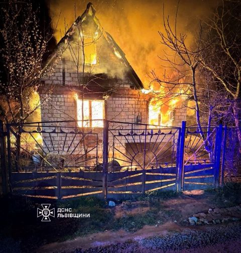 Поблизу Львова через пожежу у будинку загинув чоловік
