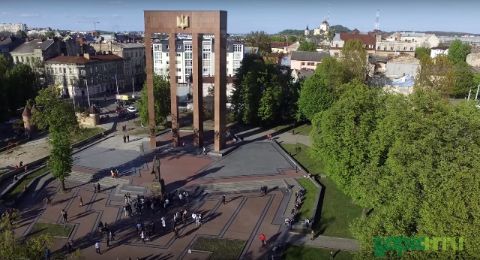На площі Кропивницького у Львові збудують дитячий майданчик