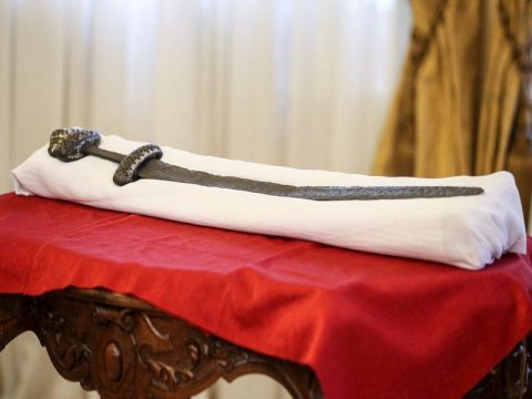 Стародавній меч вікінгів передадуть до Львівського музею