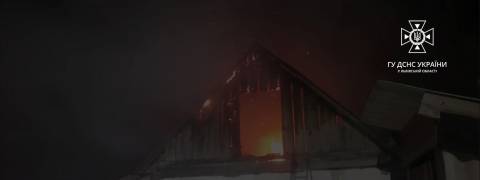 На Золочівщині згоріла господарська будівля 