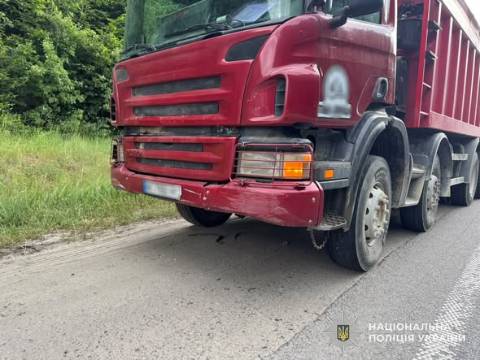 На трасі Київ – Чоп біля Львова у ДТП з вантажівкою постраждала пасажирка легковика
