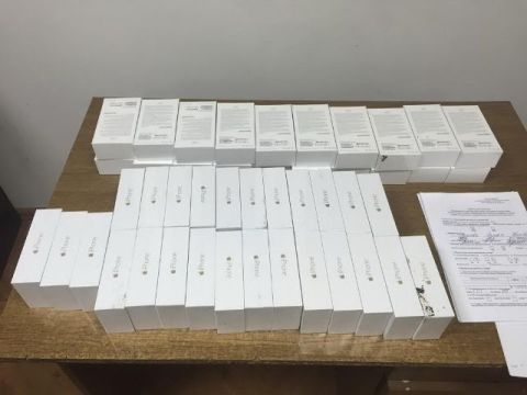 На Львівщині вилучили контрабанду у 46 айфонів