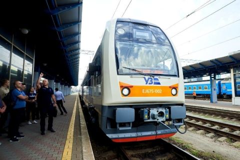 Укрзалізниця запустила модернізований поїзд на понад 600 місць