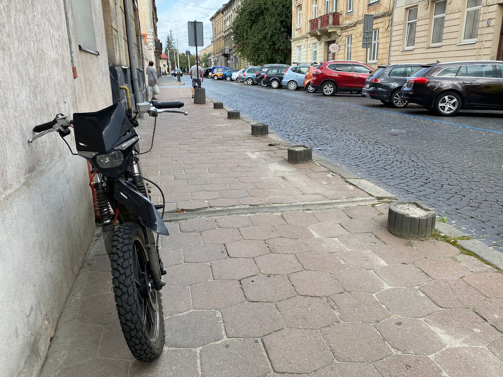 У Львові водій електровелосипеда збив пішохода