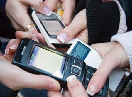 Найбільші мобільні оператори погодились знизити тарифи