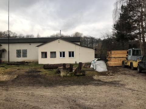 На території Буської громади за понад 600 тисяч гривень продають цех переробки деревини