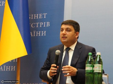 Гройсман вважає популізмом мораторії місцевих рад на підняття тарифів