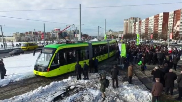 Вночі на Новий рік та Рідзво у Львові курсуватимуть трамваї