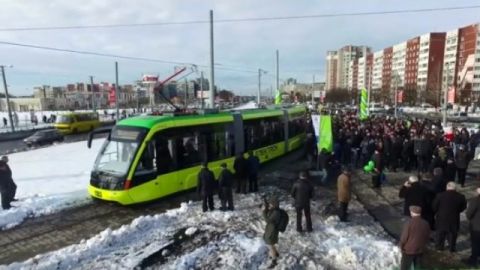 Оплачувати проїзд через Приватбанк у сихівському трамваї львів'яни зможуть до кінця року