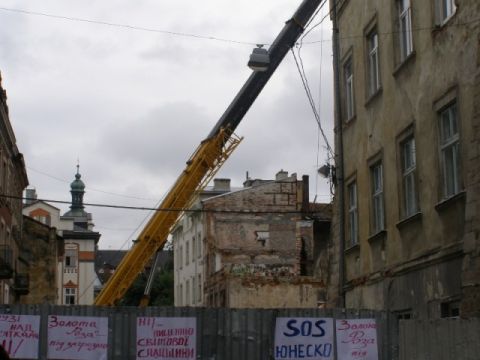 За незаконне будівництво готелю міськраду Львова оштрафували на  71 млн. грн.