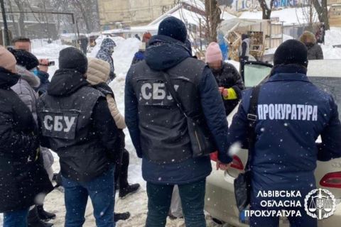 У Львові на хабарі викрили начальницю одного з відділів Держпродспоживслужби Львівщини