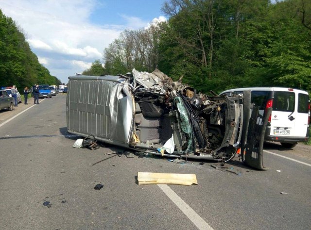 На Львівщині зіткнулися два авто: постраждав водій