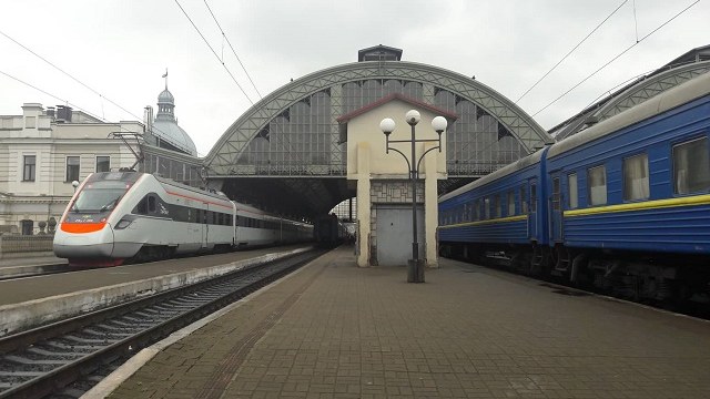 У Львові з потяга Перемишль – Київ 7 людей госпіталізували в інфекційну лікарню