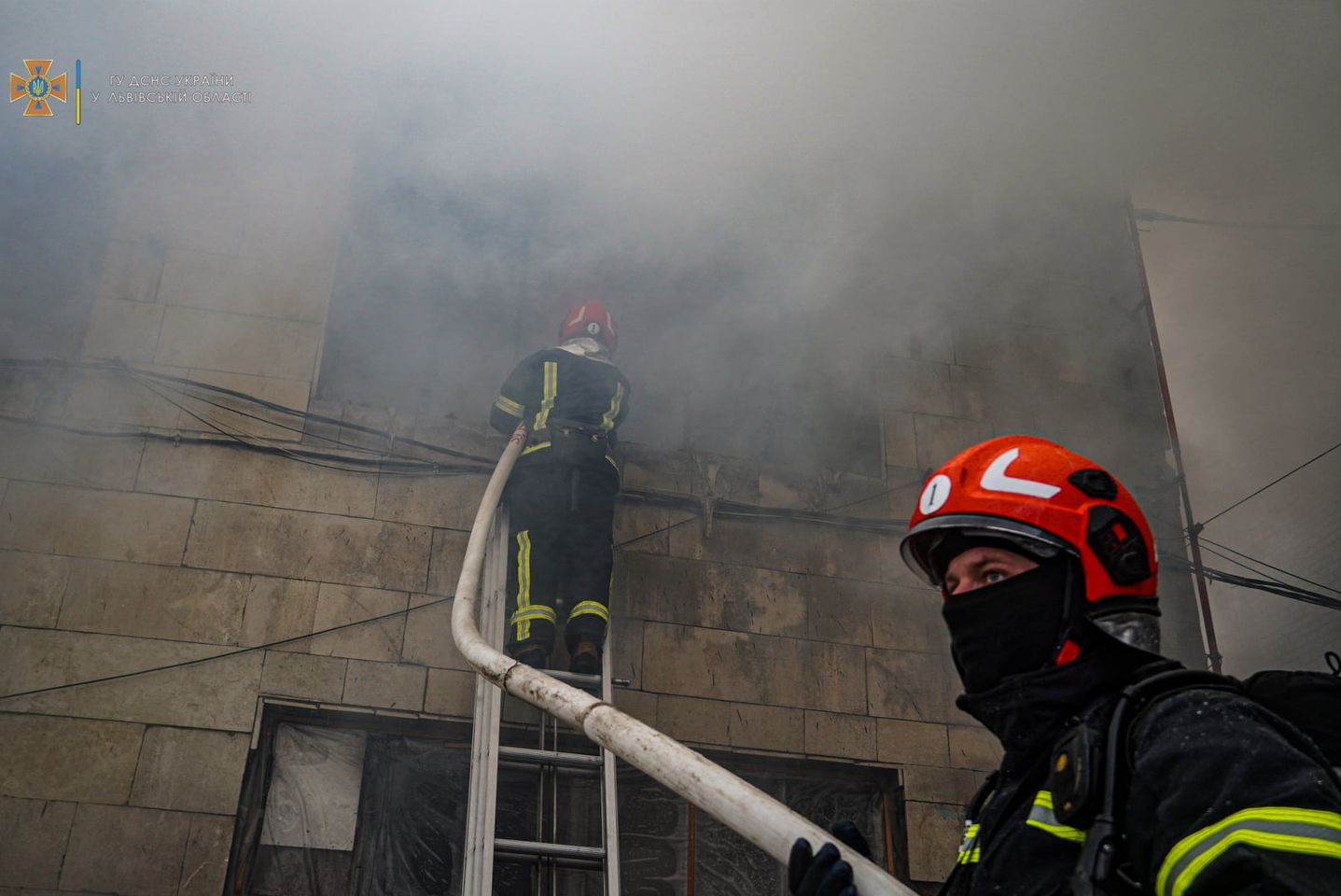 У Львові через пожежу в багатоповерхівці загинула власниця квартири