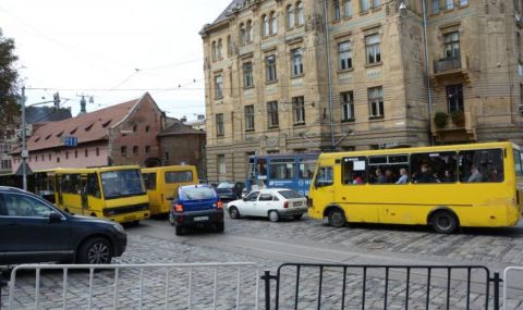 Пасажири 39 автобусного маршруту у Львові отримають можливість оплачувати проїзд безготівково