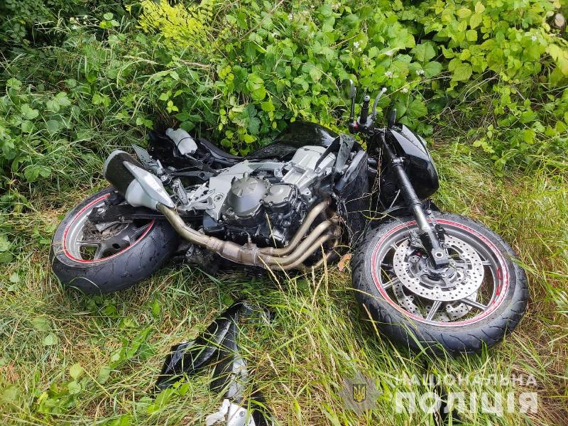 На Золочівщині у ДТП з мотоциклом постраждали двоє людей