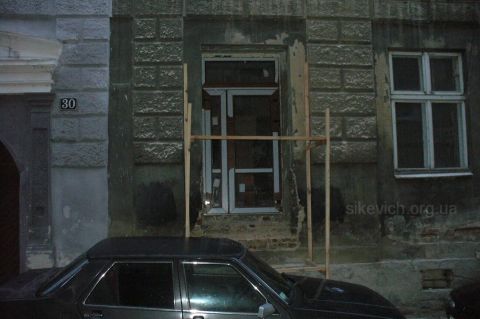Прокуратура продовжує розслідування за фактом пошкодження історичної пам’ятки на вул. Вірменській у Львові