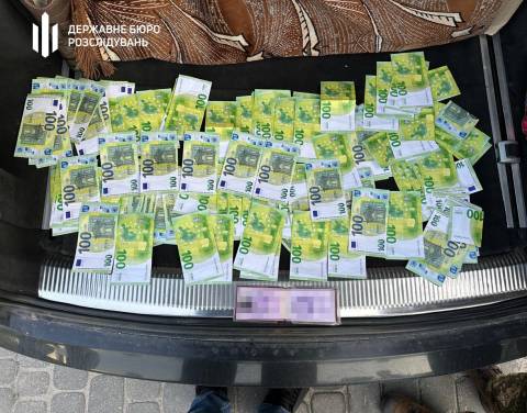 Підполковника військової частини Нацгвардії на Львівщини викрили на хабарі у 15 тисяч євро