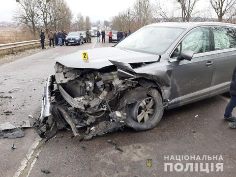 На трасі біля Грибовичів зіткнулися два авто з іноземцями