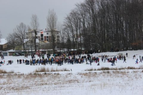 На Пустомитівщині після пірнання в ополонку померла людина