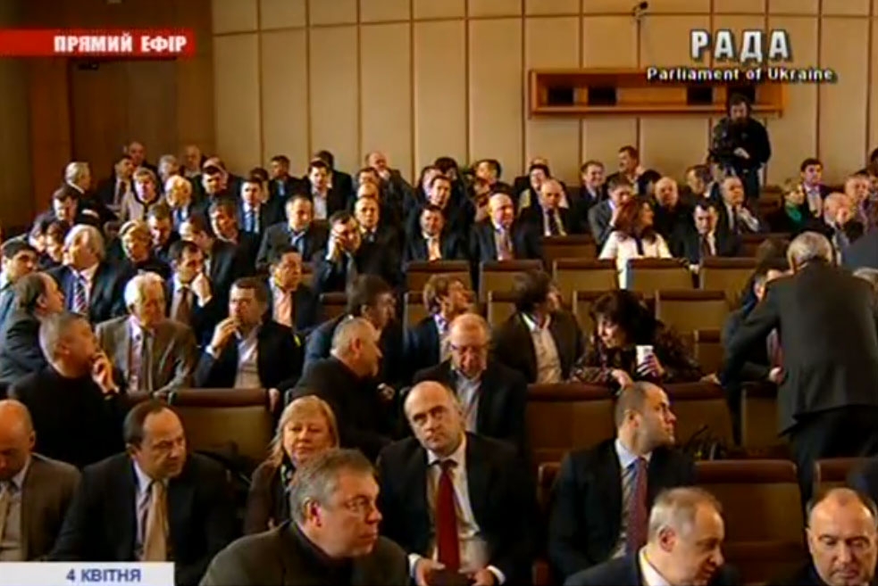 Два парламенти і чотири "тушки": хроніка київських подій