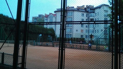 У Львові закликають вберегти тенісні корти від паркінгу