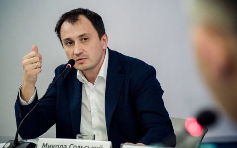 Міністр аграрної політики з Львівщини, якого підозрюють в махінаціях з землею, подав у відставку