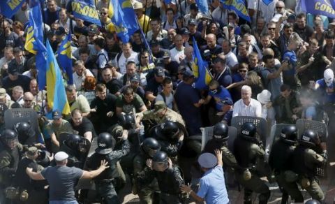 Сутичку під Верховною Радою назвали організованим терактом