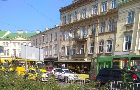 У Львові вартість проїзду в маршрутках та електротранспорті піднімуть до 10 гривень