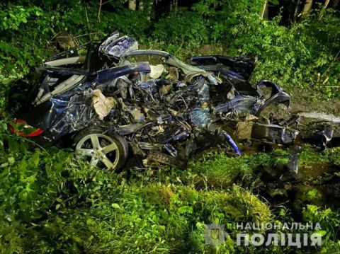 На дорозі до Брюховичів у ДТП з вантажівкою загинув водій легковика