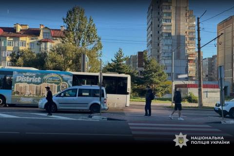 На Сихові водій Volkswagen Caddy збив пішохода 