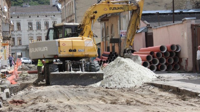 Онур ремонтує вулицю Шевченка у Львові за дякую Садового